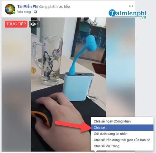 Các tùy chọn chia sẻ live stream Facebook, bao gồm chia sẻ vào nhóm