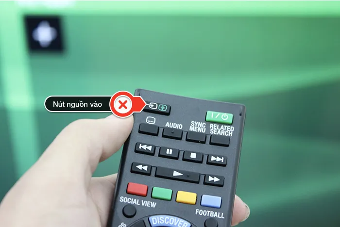 Chọn nguồn đầu vào trên TV để xem video từ điện thoại