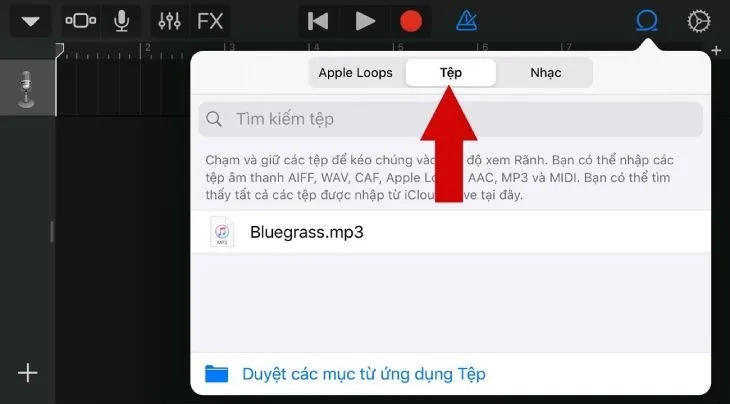 Chọn tệp phương tiện từ thư viện để làm việc trong GarageBand, tương tự việc lựa chọn video đã có trên iPhone 6 Plus