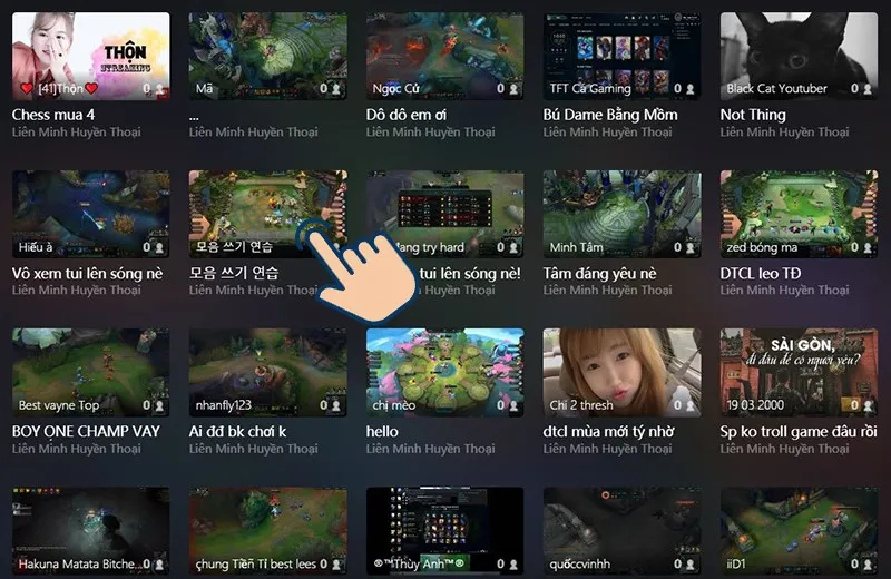 Màn hình hiển thị danh sách các buổi livestream, cho phép người dùng chọn kênh muốn xem