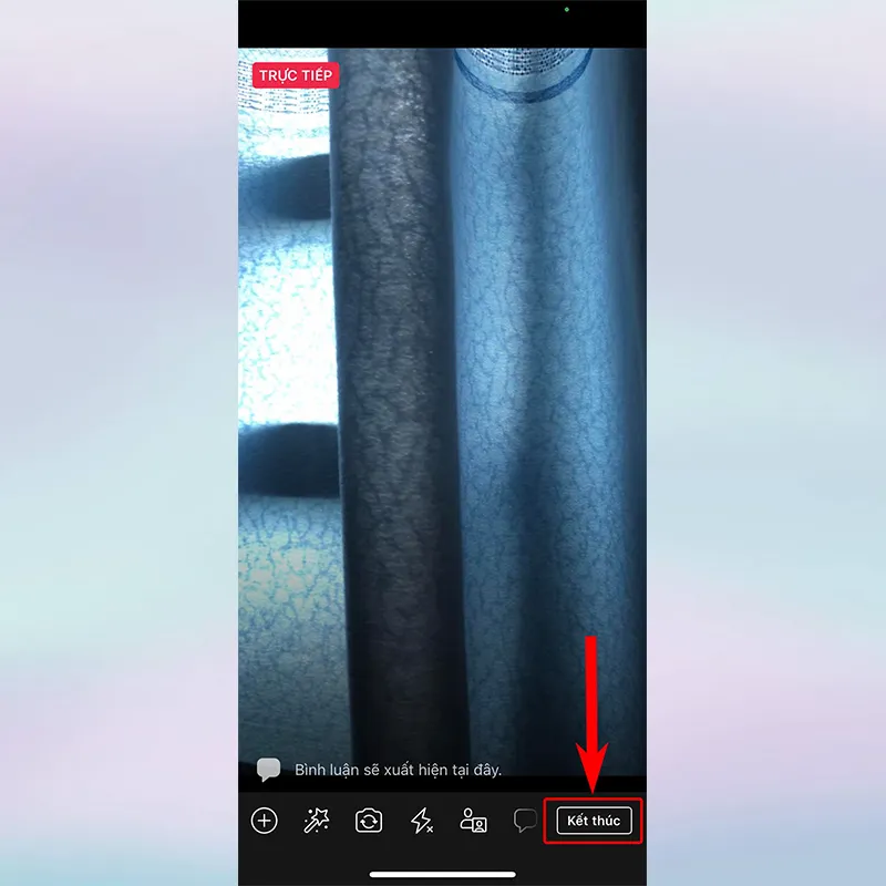 Màn hình kết thúc buổi live stream trên điện thoại, hiển thị nút "Kết thúc" để dừng phát video trực tiếp trên Facebook.