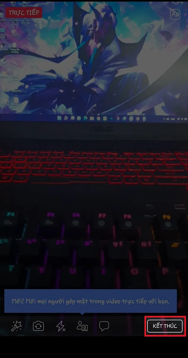 Màn hình live stream đang diễn ra trên điện thoại, hiển thị nút Kết thúc màu đỏ để người dùng dừng buổi phát trực tiếp, hướng dẫn live stream trên Fanpage Facebook