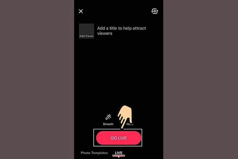 Người dùng nhấn Go Live để bắt đầu buổi phát sóng trực tiếp trên TikTok