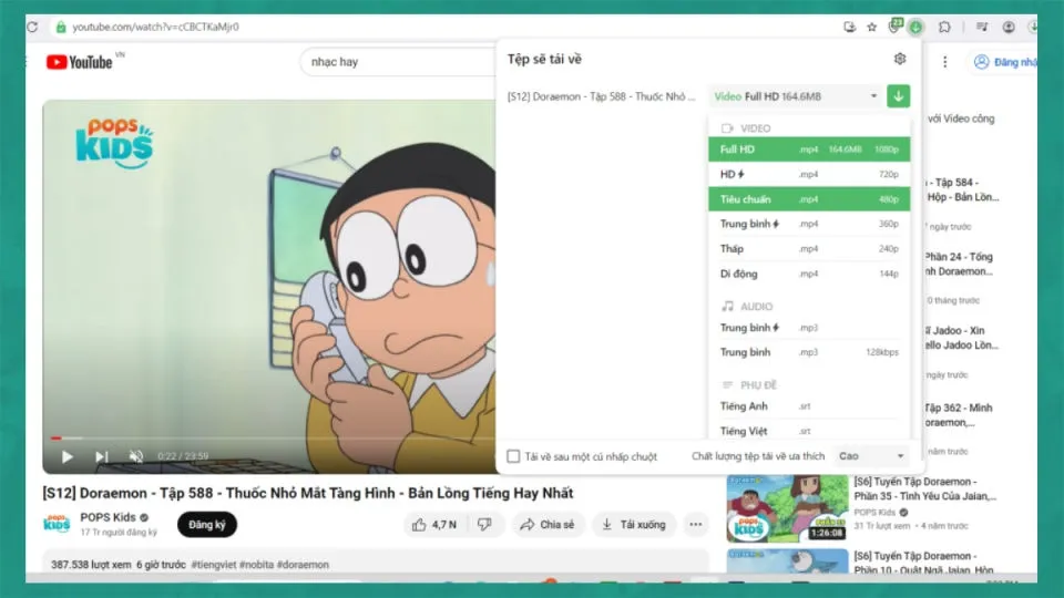 Thao tác nhấn vào biểu tượng tải xuống trên trình duyệt Cốc Cốc để lưu video.