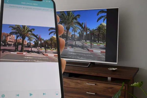 Video và hình ảnh được hiển thị trên TV sau khi tải video lên TV thông qua Wifi DLNA