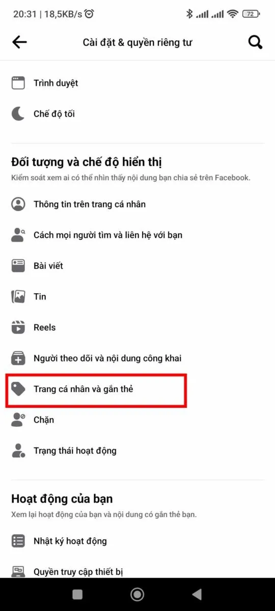 Ảnh chụp màn hình: Hướng dẫn chọn Trang cá nhân và gắn thẻ trên ứng dụng Facebook