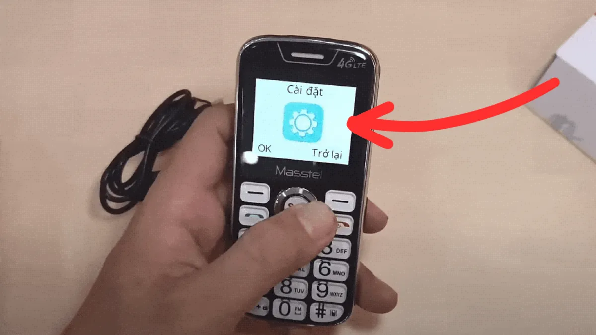 Bước 1 trong quy trình cài nhạc chuông cho điện thoại cục gạch: Truy cập Menu Cài đặt