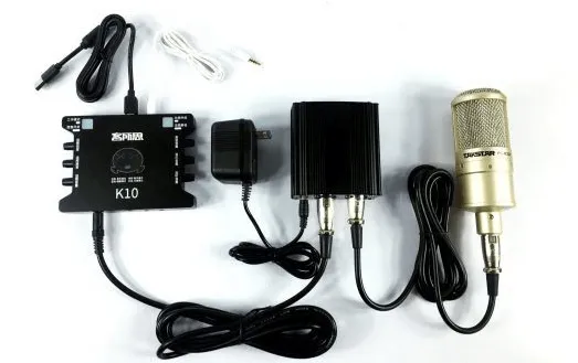 Cắm dây micro jack 3.5mm vào cổng input của soundcard XOX K10 trong quy trình live stream karaoke.
