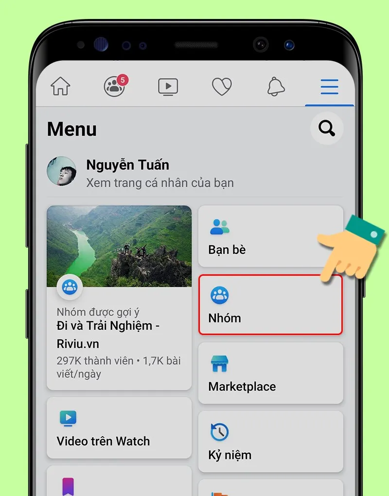 Chọn mục Nhóm trên giao diện Facebook điện thoại