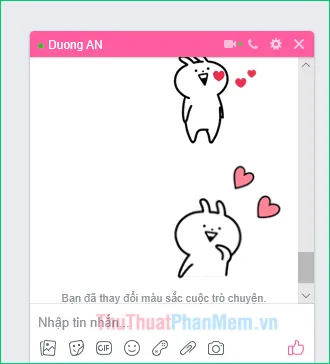 Giao diện chat Messenger trên máy tính đã được thay đổi màu sắc sang màu hồng