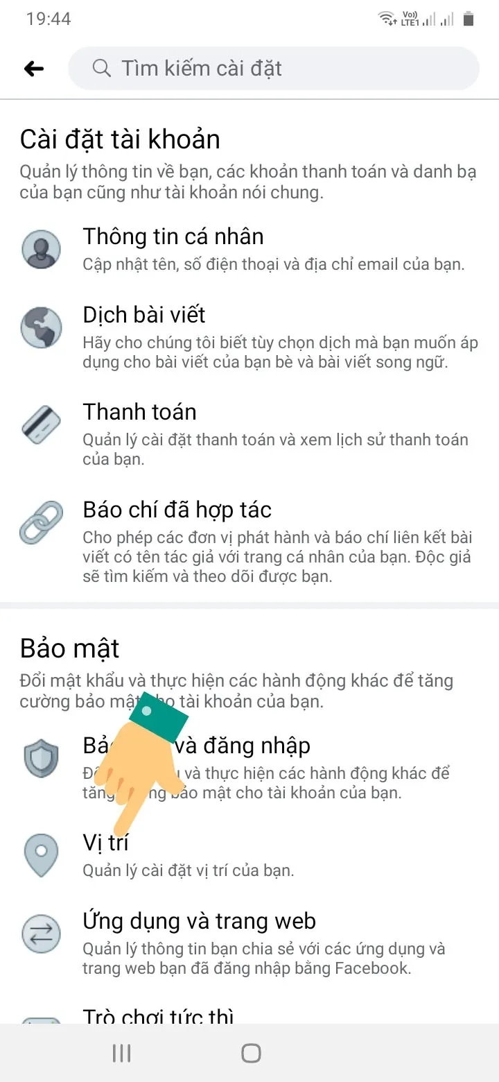 Giao diện chọn mục Vị trí trong Cài đặt và nhập mật khẩu để xác thực bảo mật tài khoản