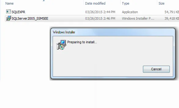 Khởi động file SQLServer2005_SSMSEE.EXE để cài SQL Server Management Studio Express