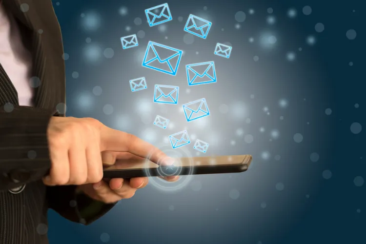 Lưu ý về quyền riêng tư và pháp luật khi thu thập email của Facebook người khác