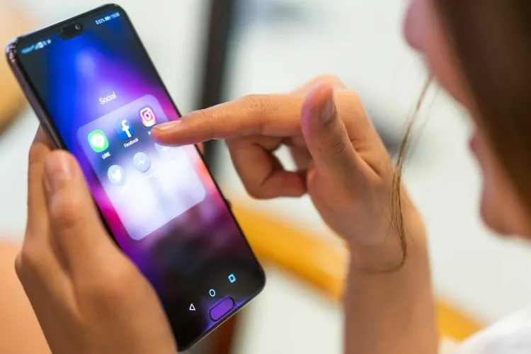 Cách Đổi Facebook Sang Tiếng Việt: Hướng Dẫn Toàn Diện Trên Mọi Nền Tảng (Mobile, PC, Lite)