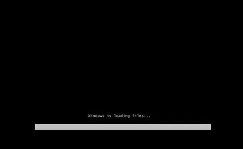 Màn hình Load file cài đặt Windows 7