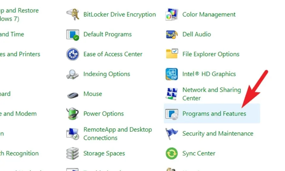Mở Control Panel và Programs & Features