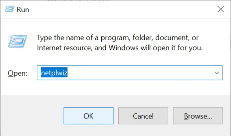 Mở hộp thoại Run và gõ lệnh netplwiz
