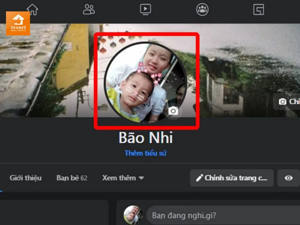 Nhấn vào biểu tượng máy ảnh bên góc phải hình đại diện