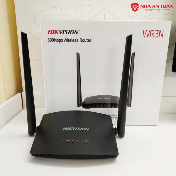 Router Hikvision DS-3WR3N với hai ăng-ten ngoài độ lợi cao