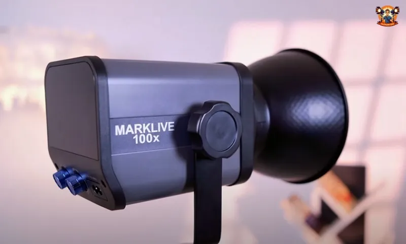 So sánh các loại đèn livestream Marklive 100X và 200X phù hợp cho studio bán giày dép