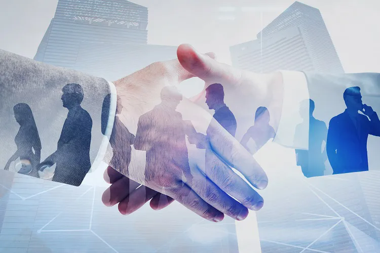 So sánh giữa tự chạy và thuê Agency quảng cáo Facebook