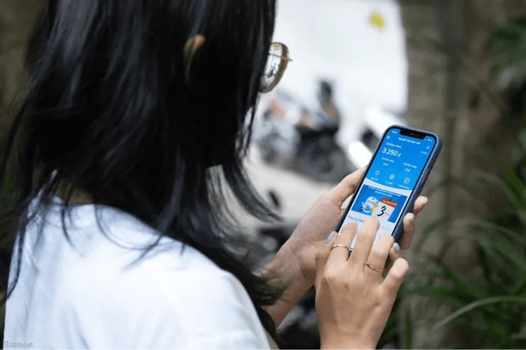 Sử dụng ứng dụng My MobiFone để kiểm tra tình trạng kích hoạt SIM