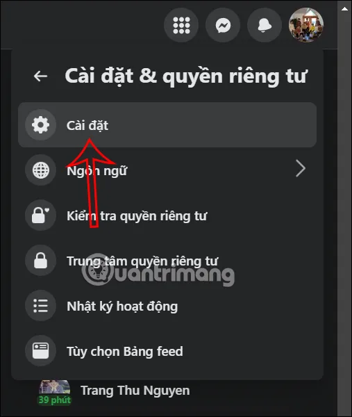 Thao tác chọn Cài đặt và quyền riêng tư trên giao diện máy tính