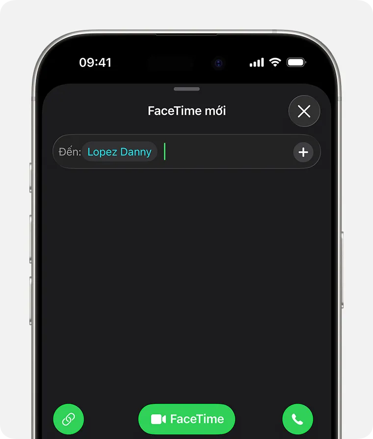 Trong FaceTime trên iPhone, tên được nhập vào trường Đến khi thực hiện cuộc gọi FaceTime mới.