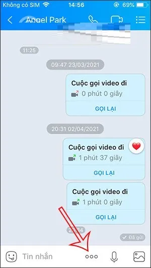 Trong giao diện trò chuyện, người dùng chọn mục Vị trí để chuẩn bị gửi tọa độ cá nhân