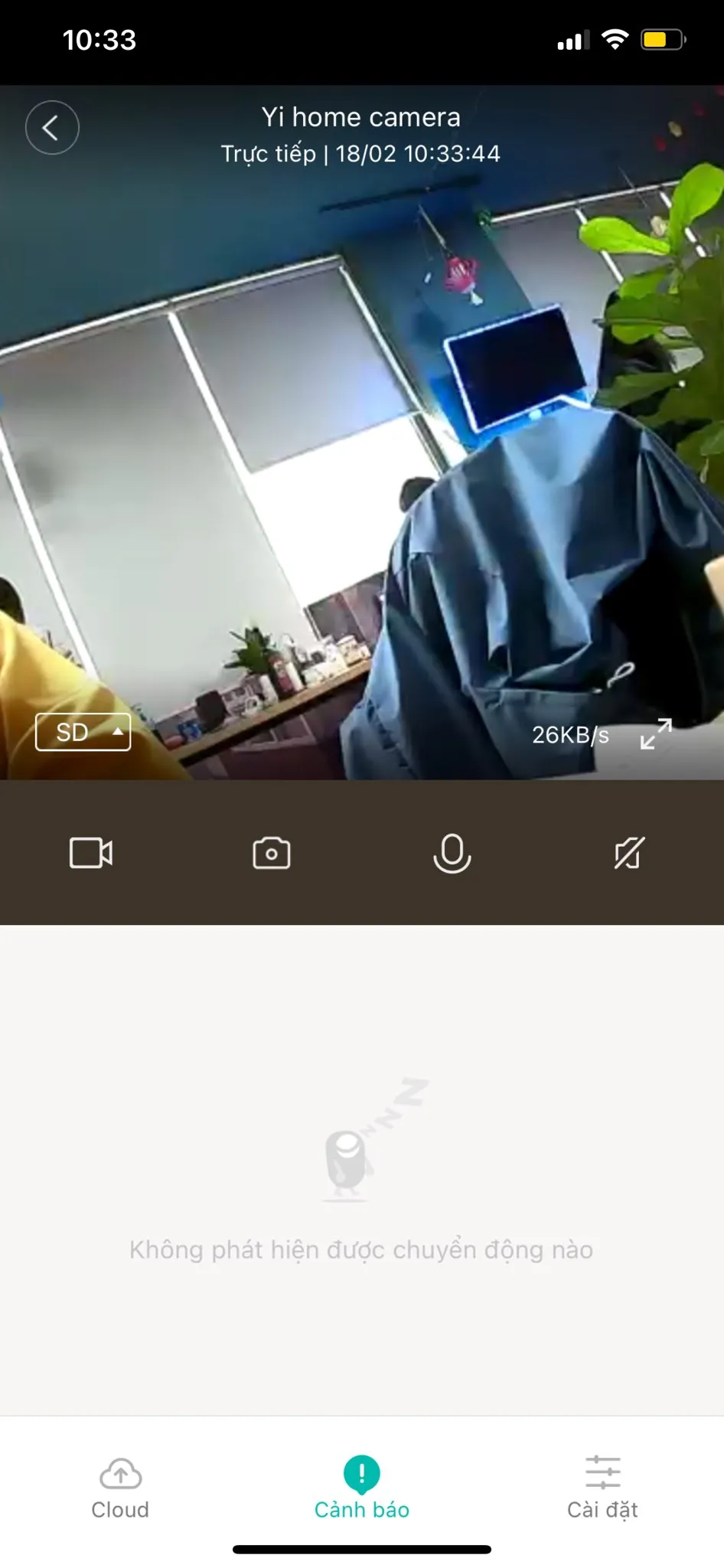 Truy cập cài đặt camera để tìm tùy chọn xoay chiều hình ảnh