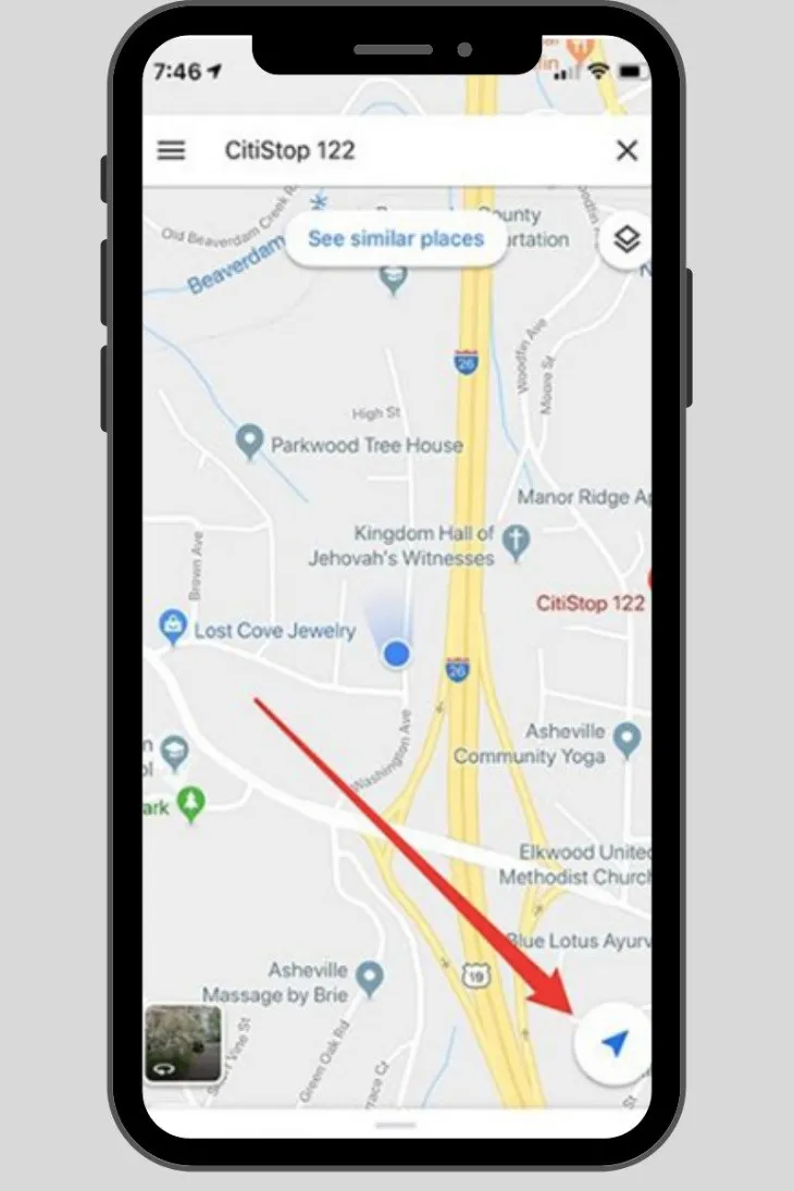 Xác định vị trí hiện tại của bạn bằng cách nhấn vào mũi tên màu xanh