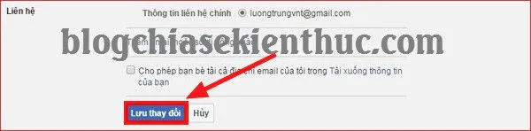 Cảnh báo và nút 'Lưu thay đổi' cuối cùng sau khi người dùng xác nhận xóa thông tin liên hệ cũ.