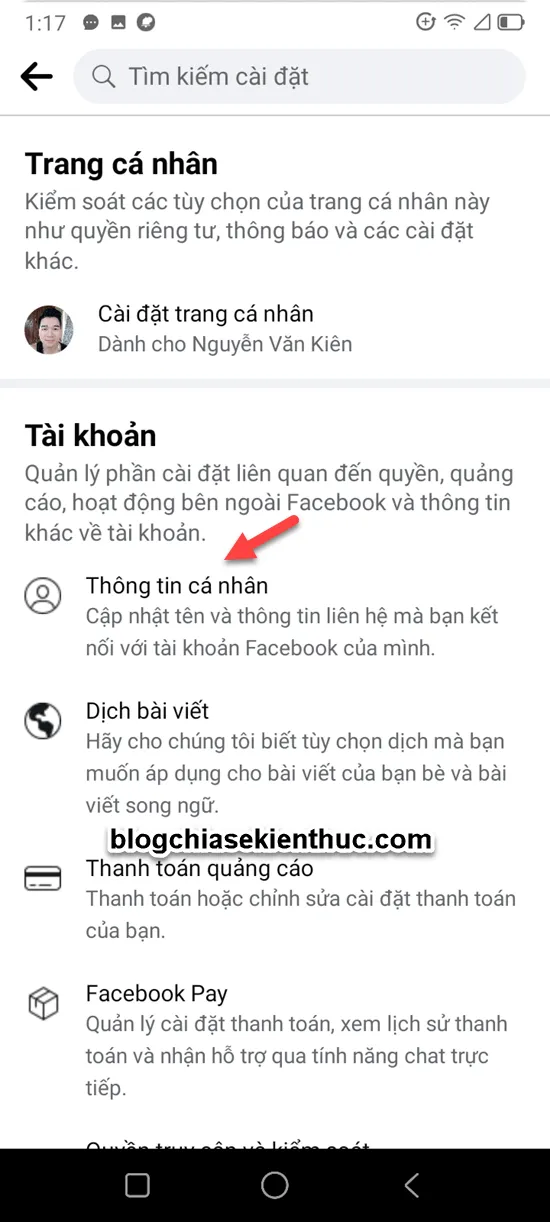 Chọn 'Thông tin cá nhân' (hoặc Thông tin cá nhân và tài khoản) trong Cài đặt trên ứng dụng di động Android.