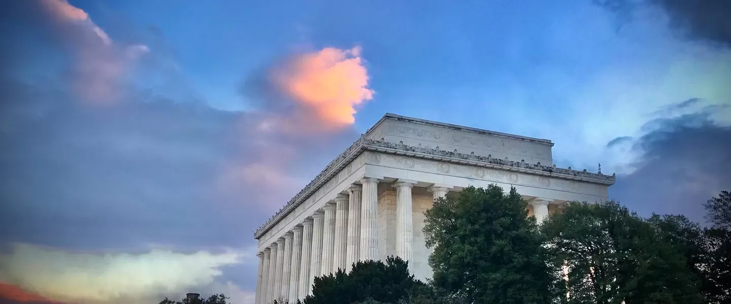 Cách Truy Tìm Facebook Ảo Nặc Danh: Chiến Lược Toàn Diện Từ Điều Tra Thủ Công đến Giải Pháp Pháp Lý